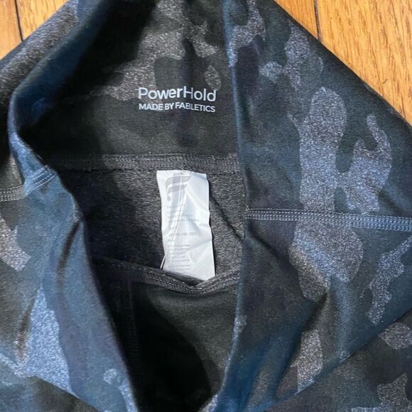 New fabletics black and grey camo high waist athletic workout leggings - Picture 3 of 7